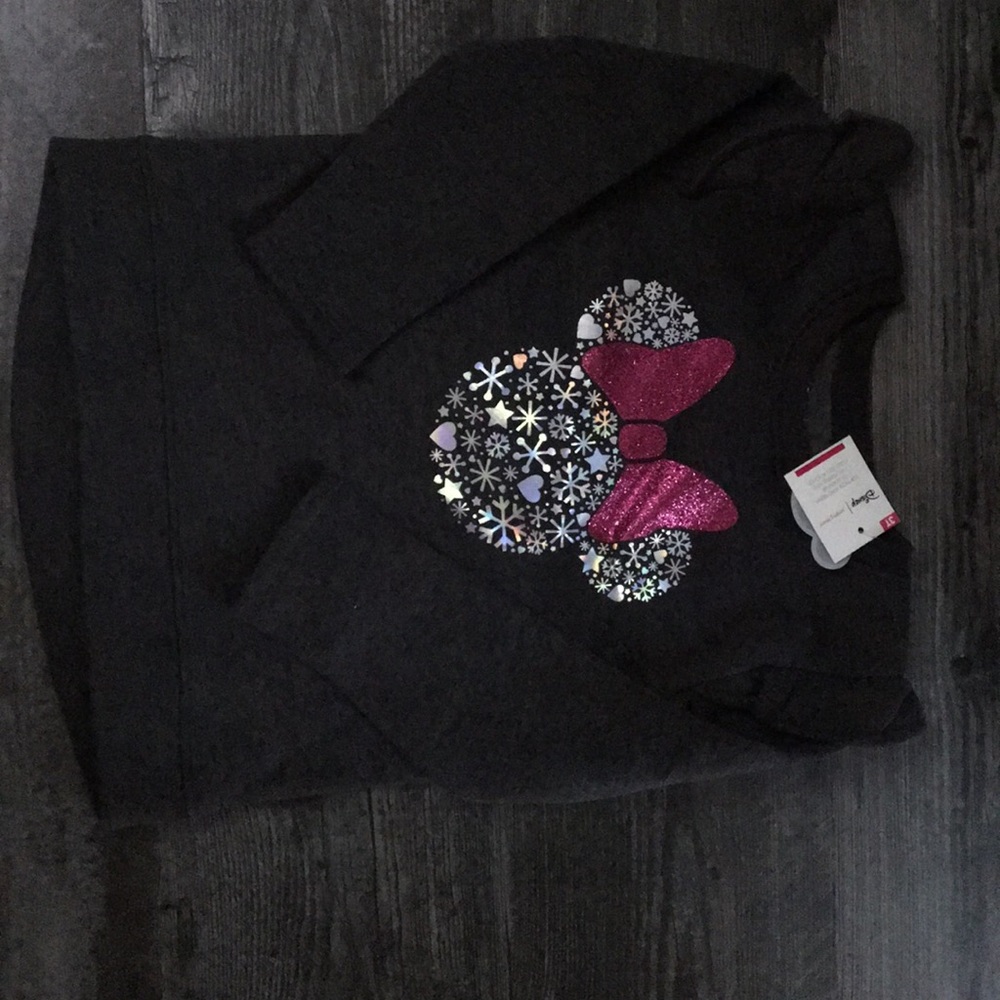 2 Sweatshirts jumping beans